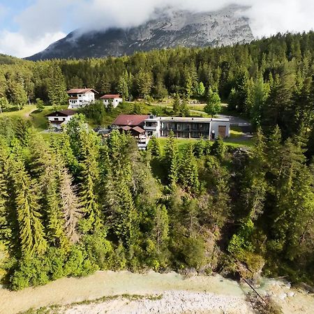 Hotel Garni Isarlodge Wiesenhof Scharnitz Exterior foto