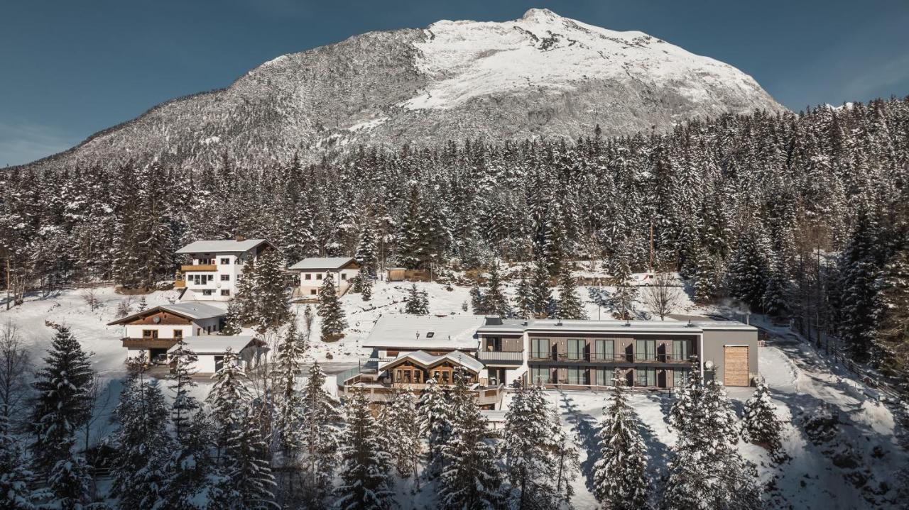 Hotel Garni Isarlodge Wiesenhof Scharnitz Exterior foto