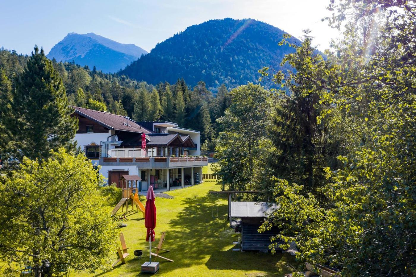 Hotel Garni Isarlodge Wiesenhof Scharnitz Exterior foto